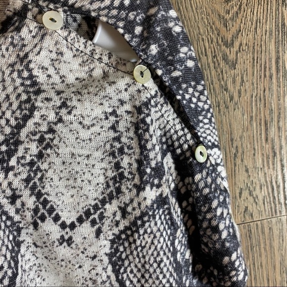 christian Siriano Linen Snakeskin Print Top - Picture 4 of 5